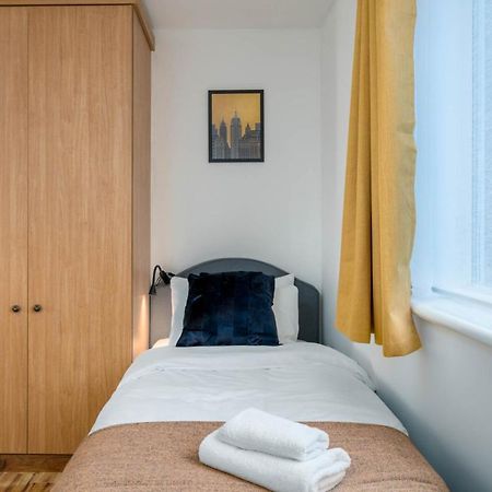 2 Bedroom Flat Near London Excel 외부 사진