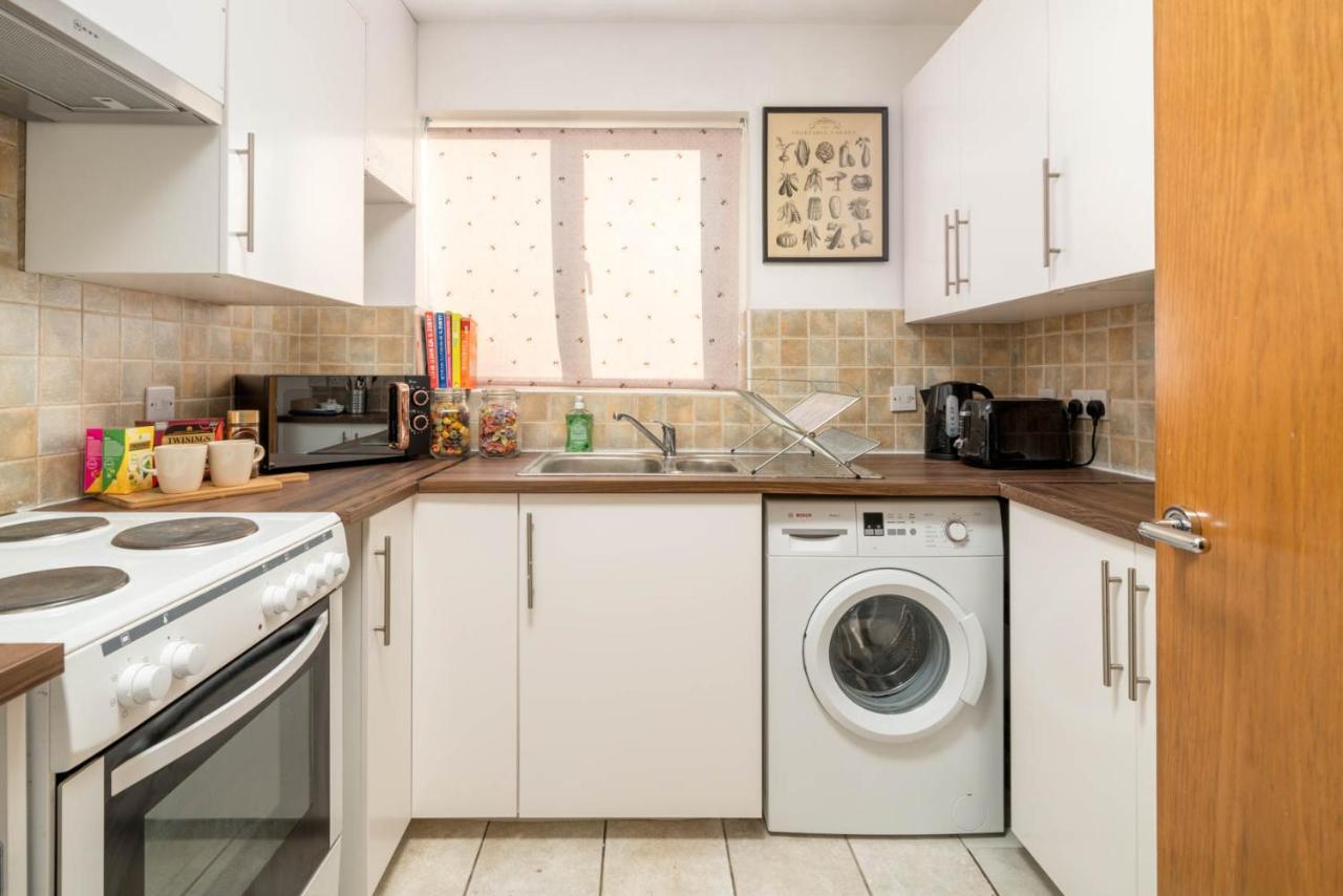 2 Bedroom Flat Near London Excel 외부 사진