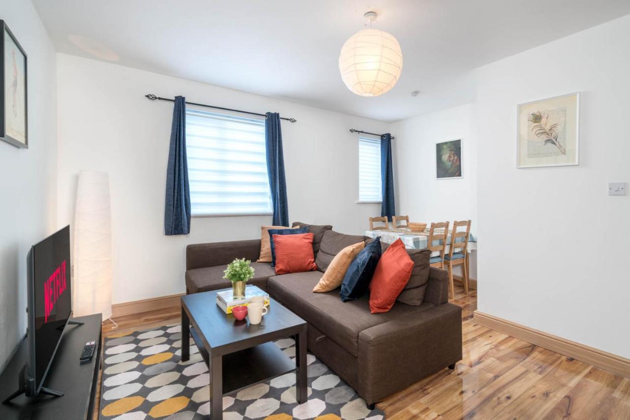2 Bedroom Flat Near London Excel 외부 사진