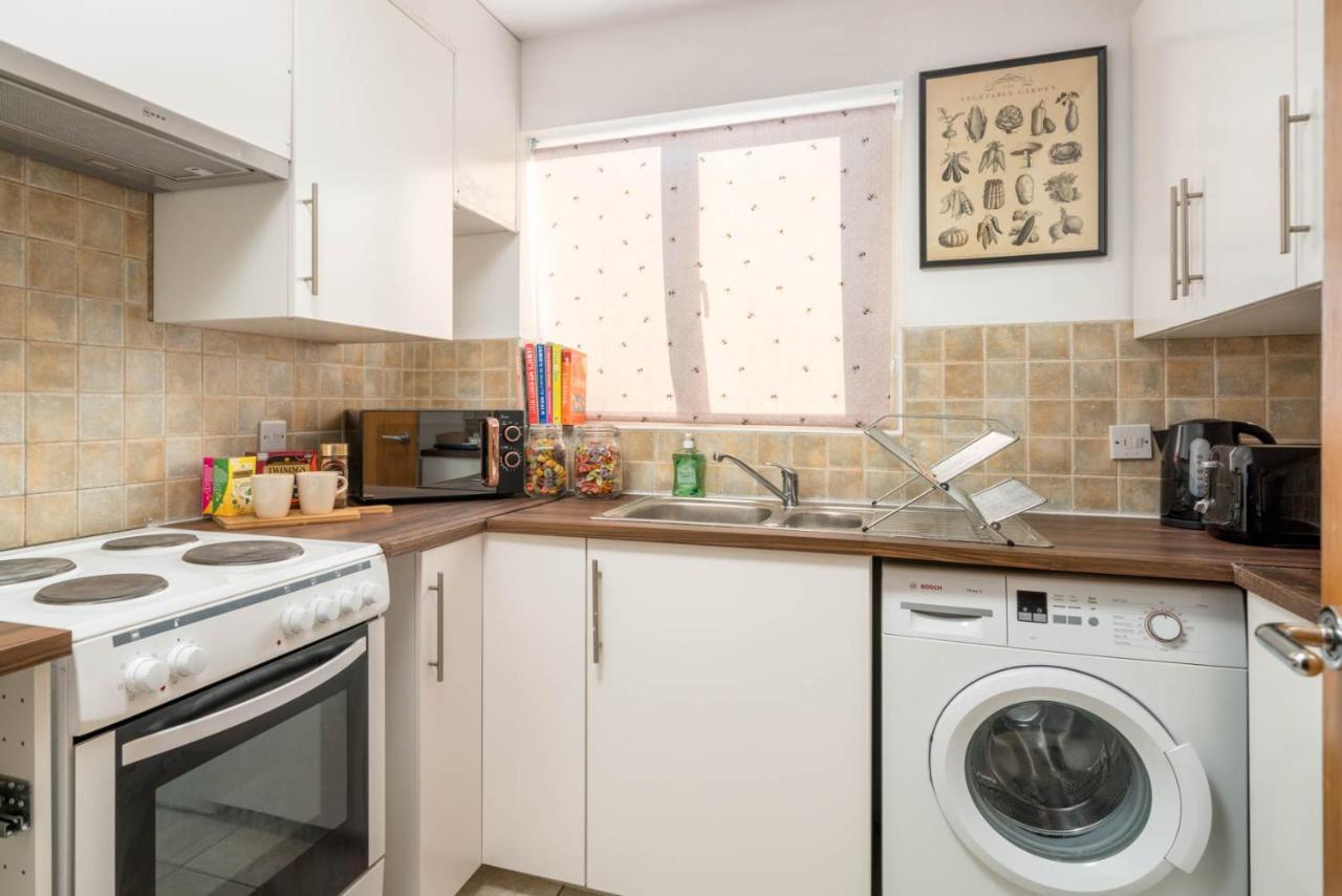 2 Bedroom Flat Near London Excel 외부 사진